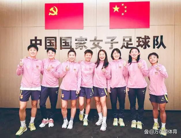 说吧，她一脸期待的看着叶辰，声音也有些撒娇的说道：老公……你能不能陪我一起去啊？叶辰微微一愣，问道：初然，你让我陪你去美国参加这个大师班？是啊……萧初然轻轻点了点头，一脸恳求的说道：你如果让我一个人去美国这么久的话，我自己心里也没底，而且……而且……萧初然连说了两个而且，羞答答的低下了头，轻声道：而且这么长时间我也舍不得你……说完，她看着叶辰，有些兴奋地说道：可是如果你能陪我去的话，这些就都不是问题了，我们可以在学校附近短租一套房子，或者是直接住在酒店，除了上课时间，我可能要跟你暂时分开之外，其他时间我们都可以互相陪伴。